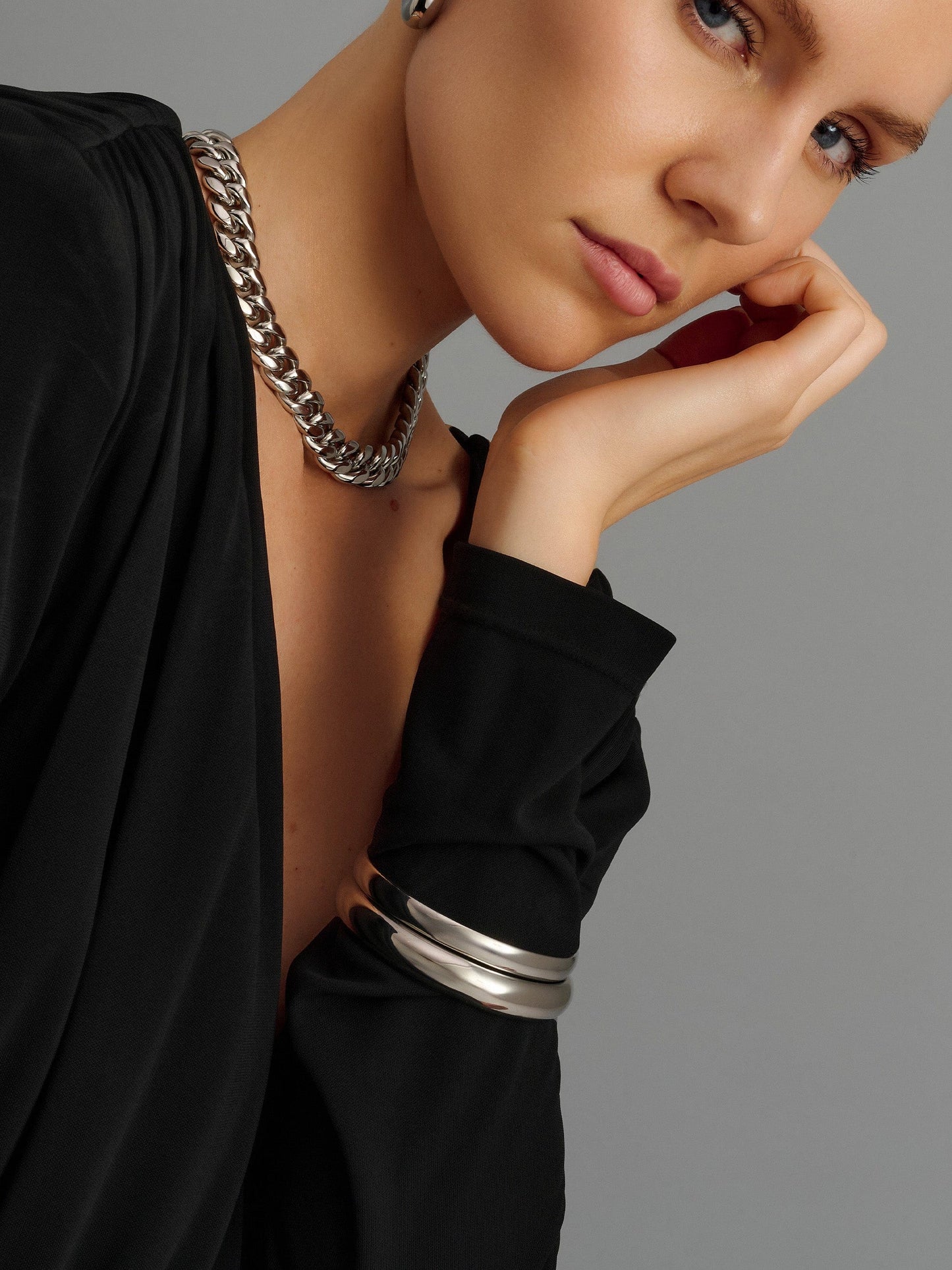 Classic 12mm Round Bangle in Silver