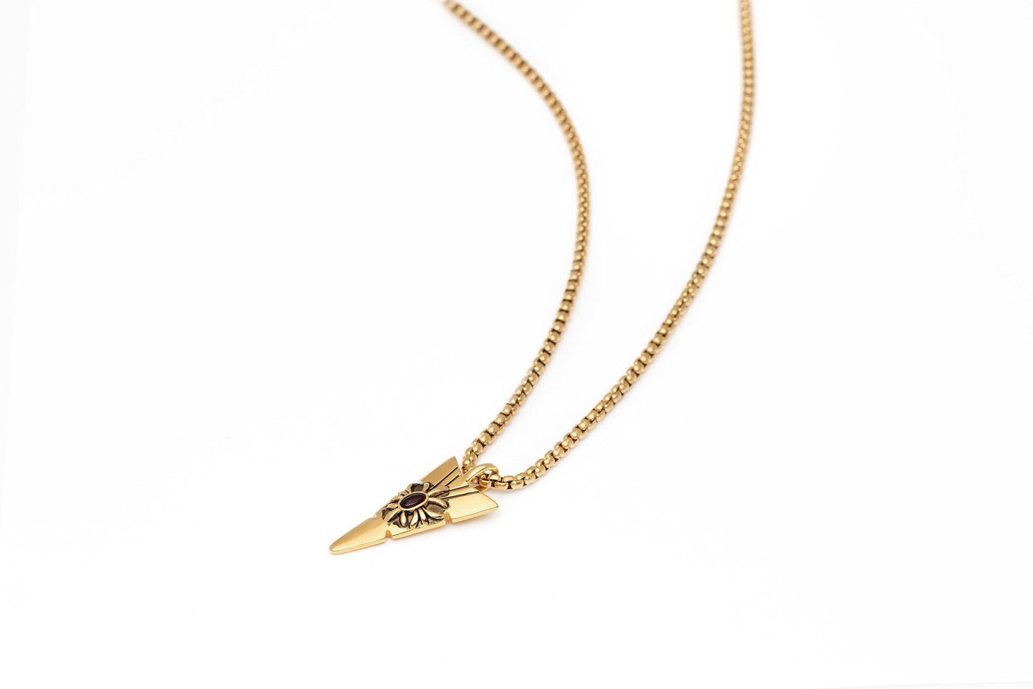 NIALAYA X JOHNNY EDLIND: Gold Arrowhead Necklace with Red Stone