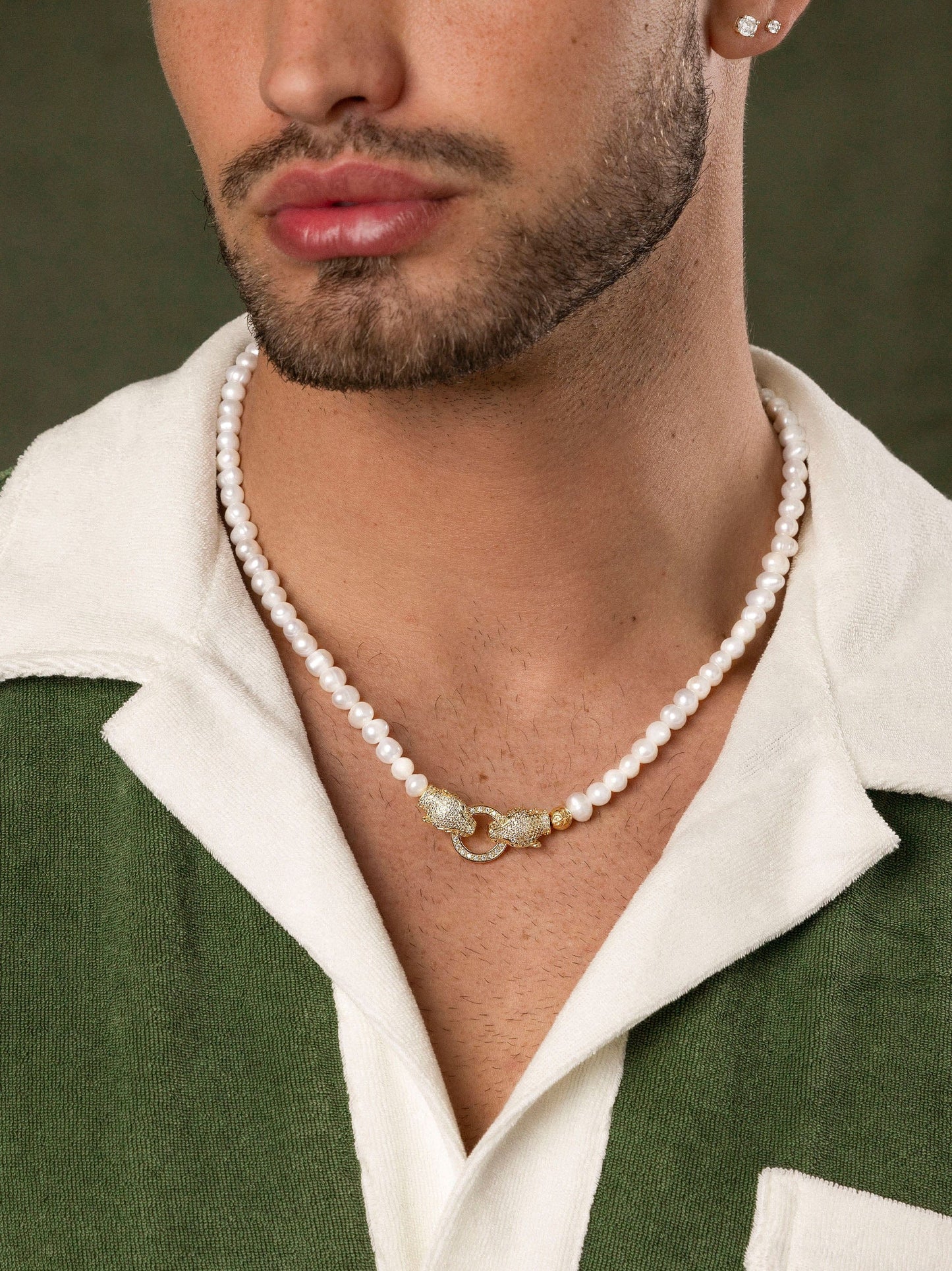 Pearl Necklace with Double Panther Head in Gold