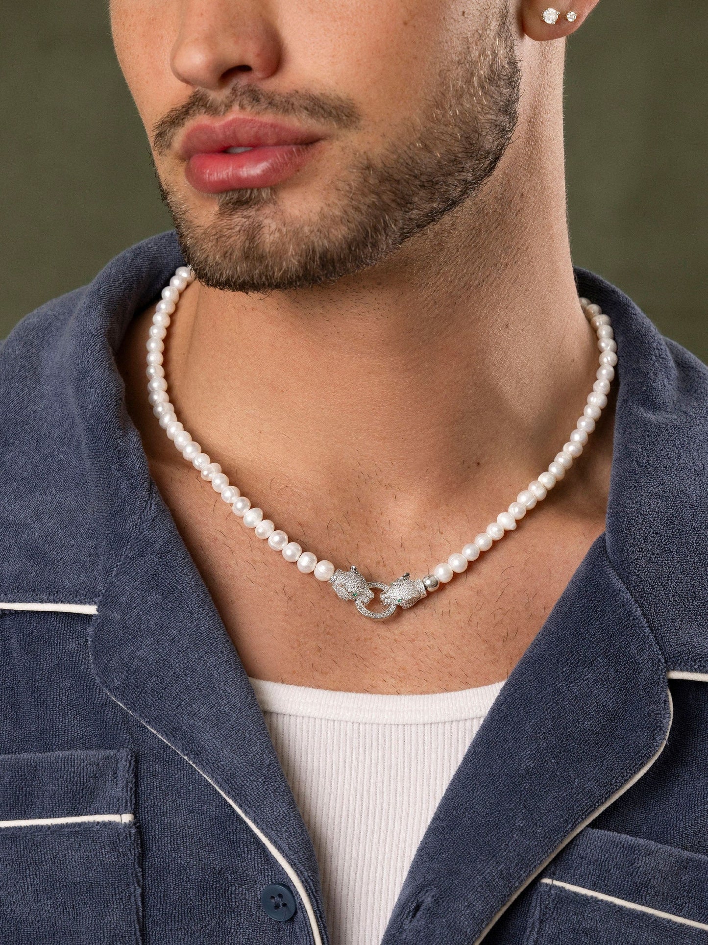 Pearl Necklace with Double Panther Head in Silver
