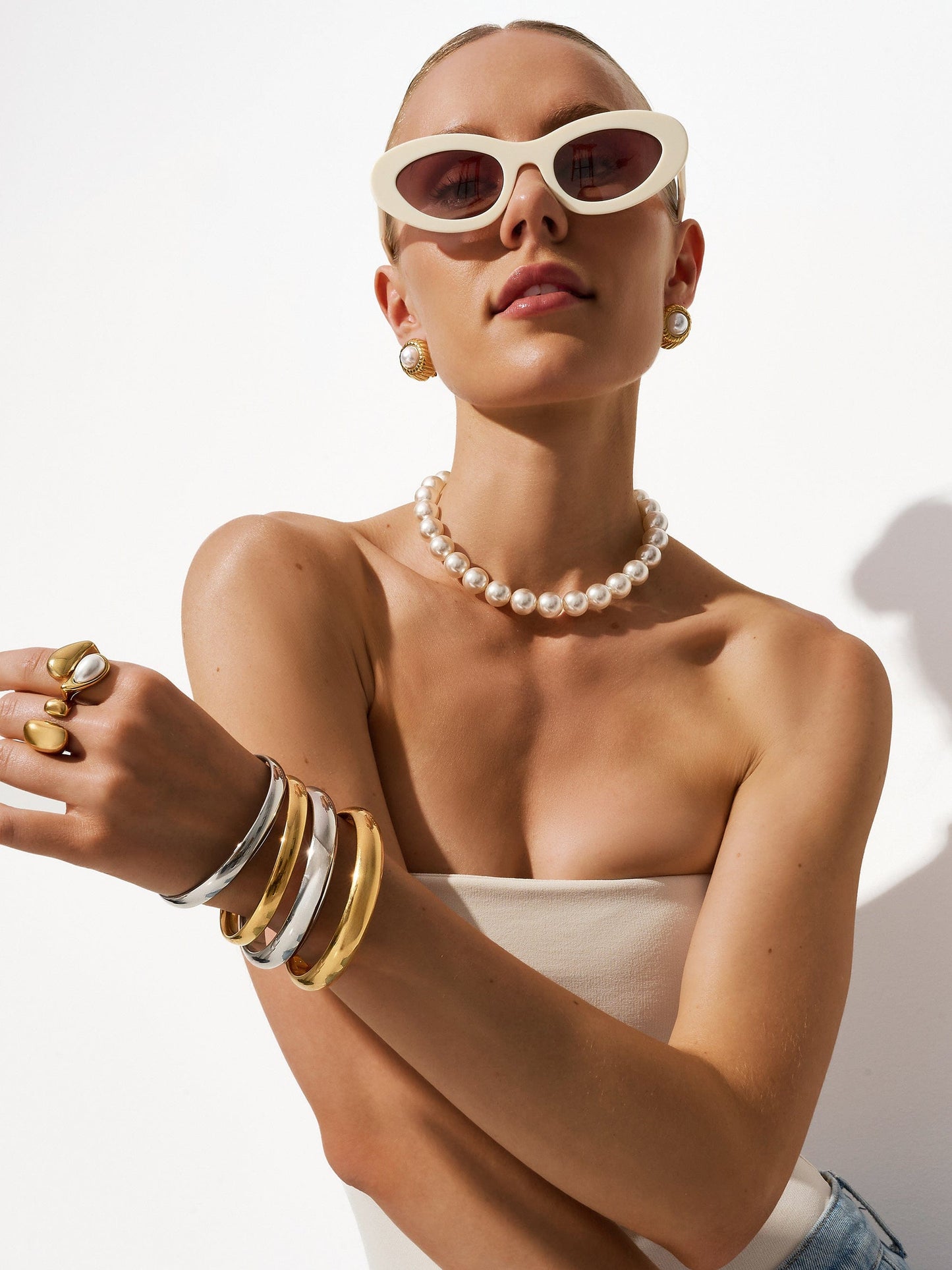 Classic 12mm Round Bangle in Gold