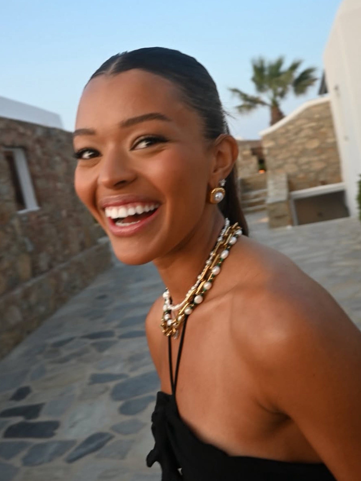 Capri Pearl Choker